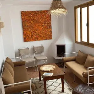 newly-renovated-riad-sea-view-and-four-ensuites.essaouirahotels.net/